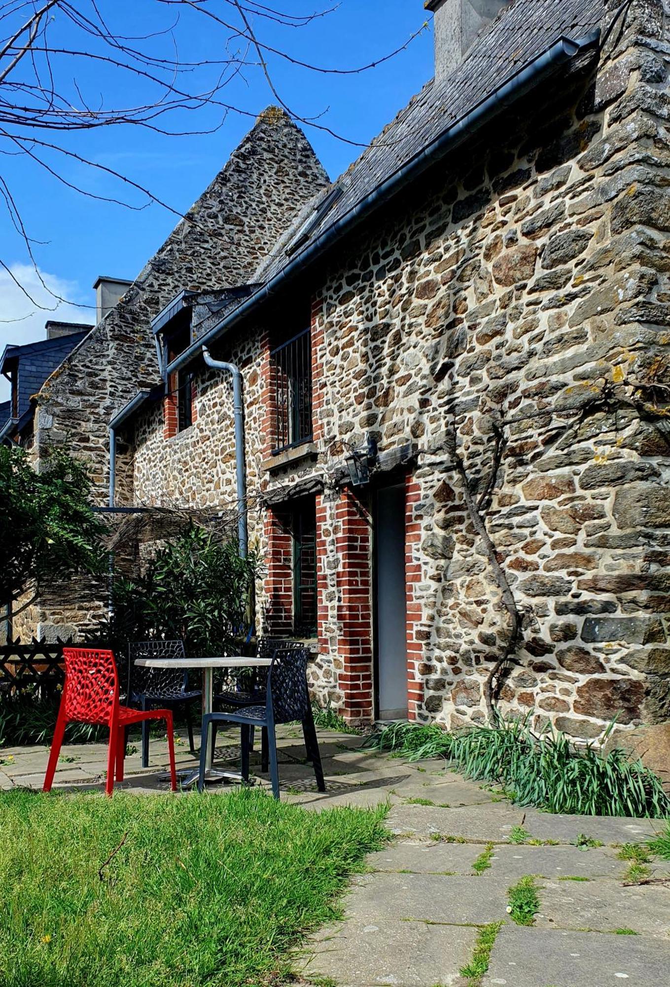 L'Auberge De La Porte Saint-Jouan-des-Guérets Εξωτερικό φωτογραφία