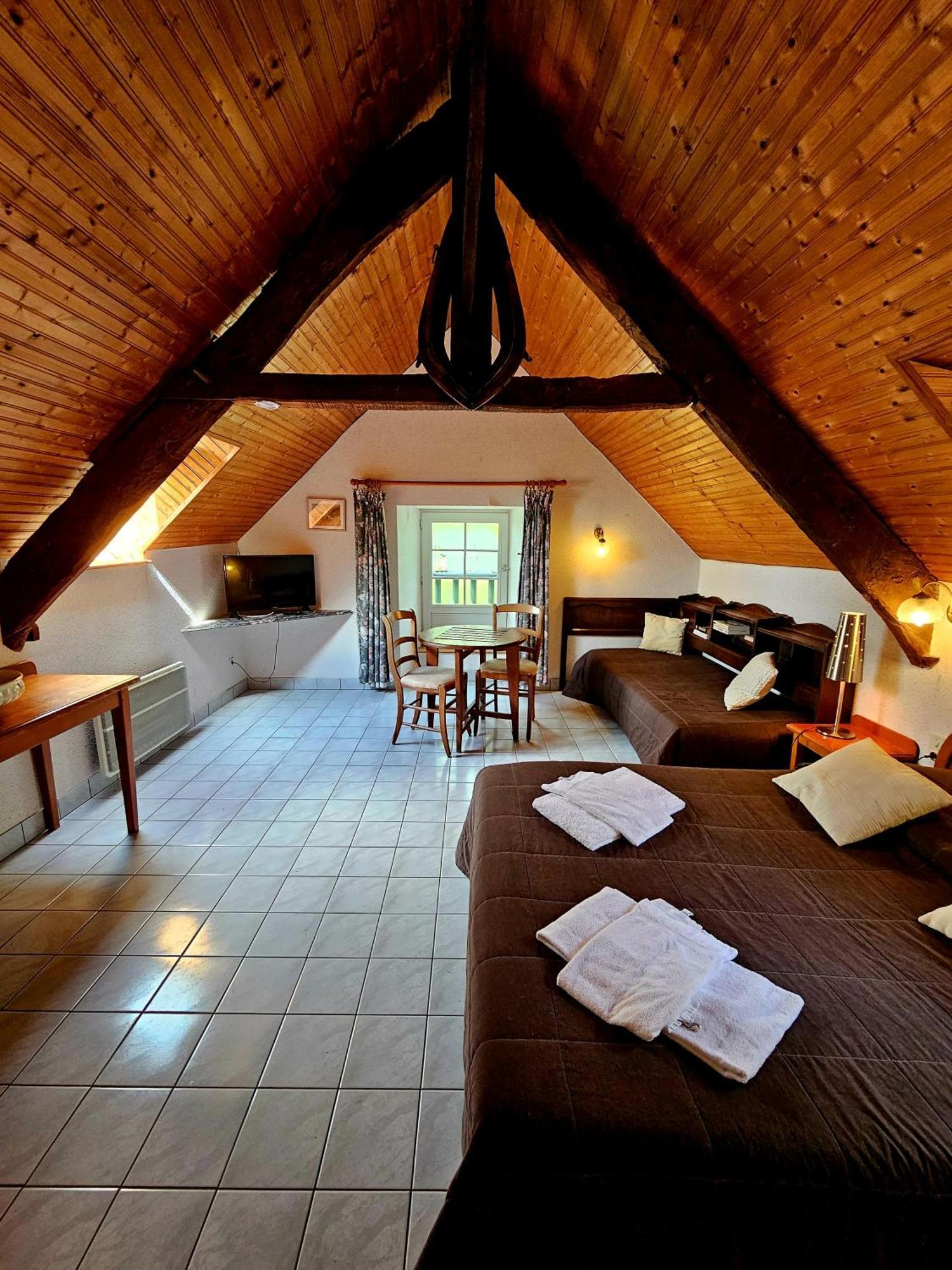 L'Auberge De La Porte Saint-Jouan-des-Guérets Δωμάτιο φωτογραφία